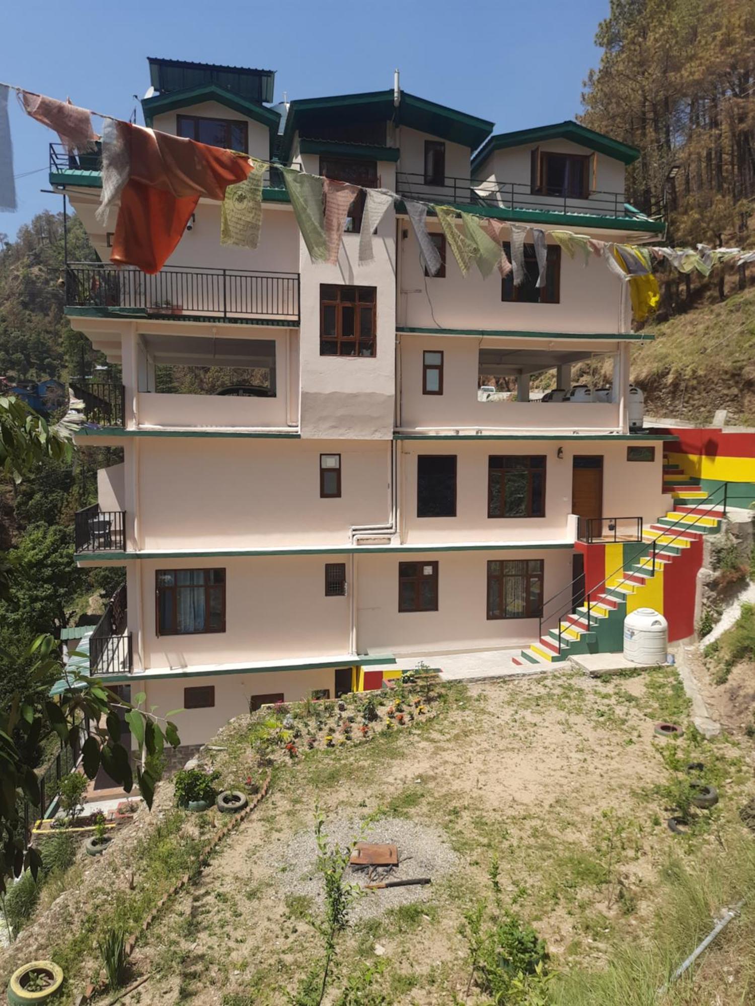 Appartamento Aagaman Woods Shimla Esterno foto